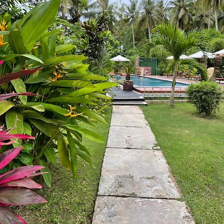 Red Island Villas Banyuwangi  Exterior foto