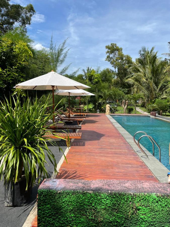 Red Island Villas Banyuwangi  Exterior foto