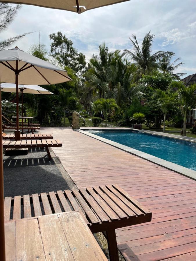 Red Island Villas Banyuwangi  Exterior foto