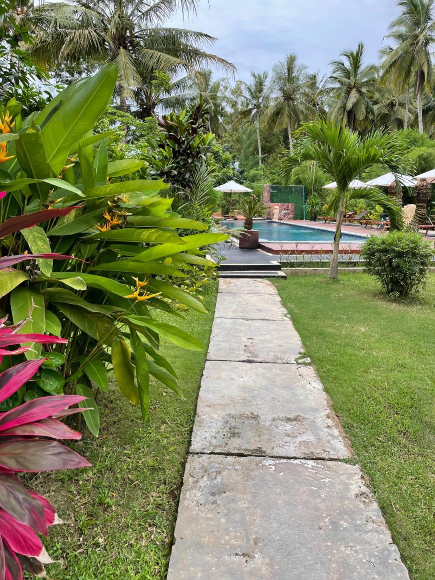Red Island Villas Banyuwangi  Exterior foto