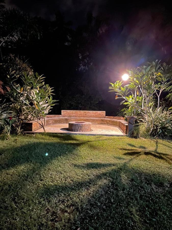 Red Island Villas Banyuwangi  Exterior foto